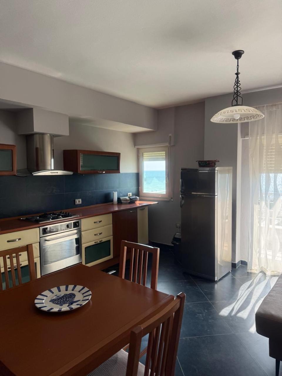 Beachfront In Apartment *