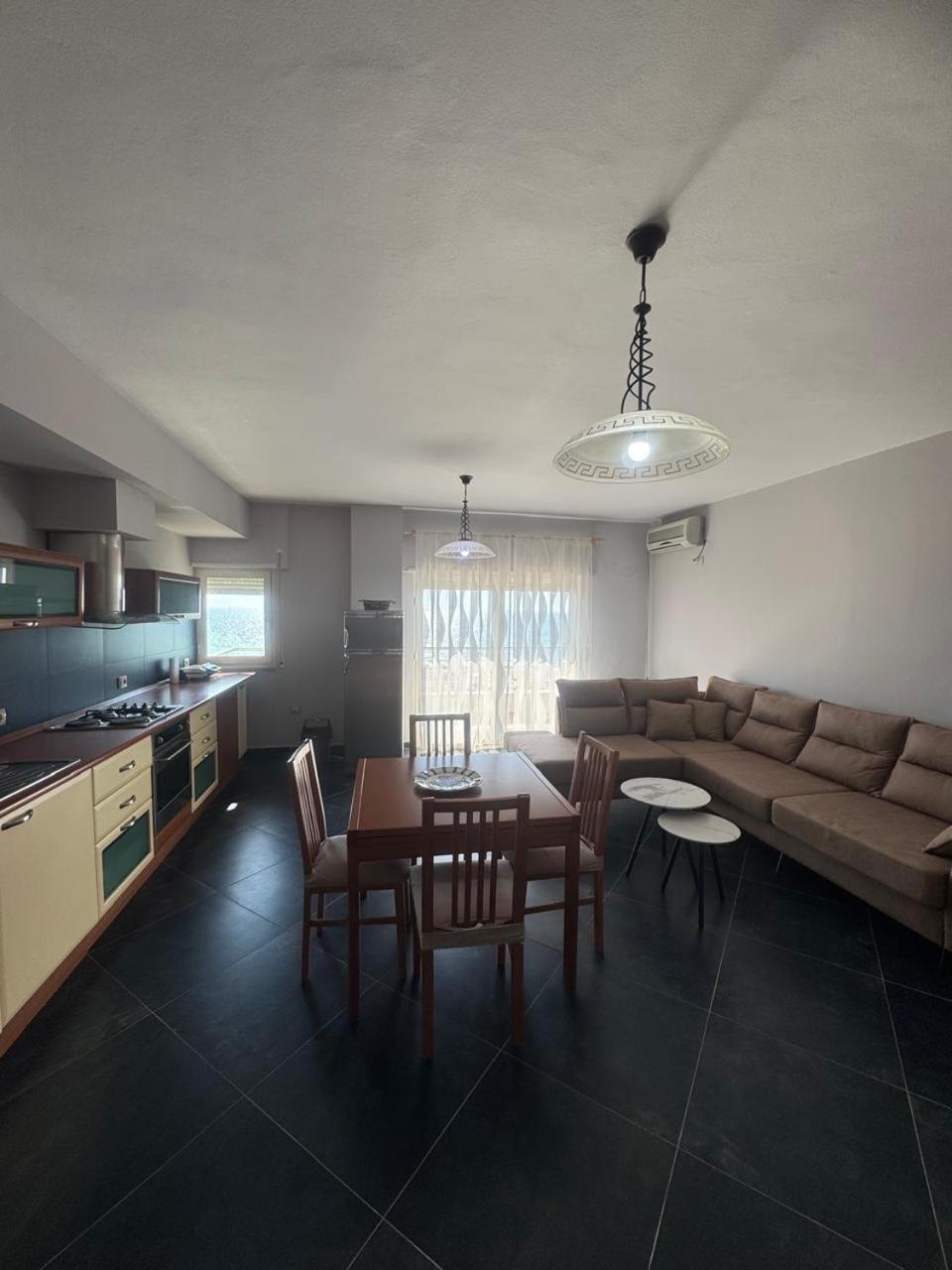 Beachfront In Apartment Golem (Tirana)